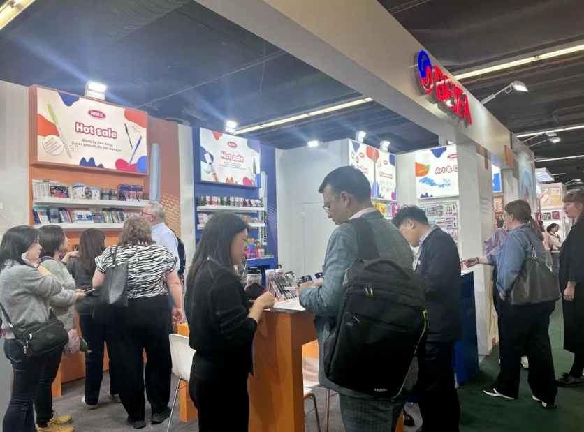 贝发集团闪耀2025德国法兰克福展，“黑科技”文具惊艳全球！