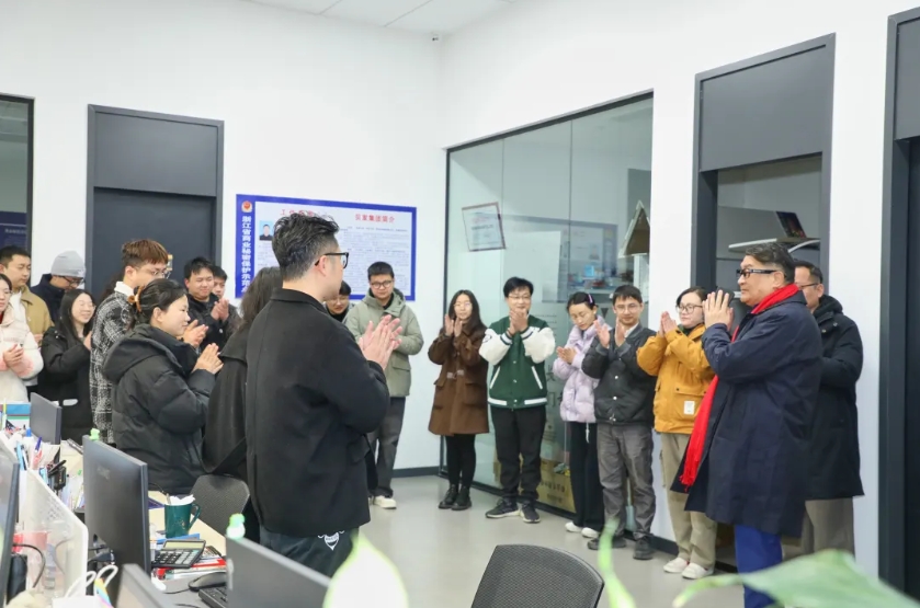 甬派报道新春走基层丨贝发邱智铭：“我永远是冲在最前面的1号员工”