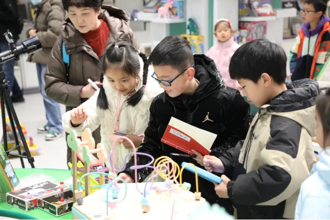助力儿童友好 玩转笔尖精彩丨北仑区小学生寒假研学走进贝发